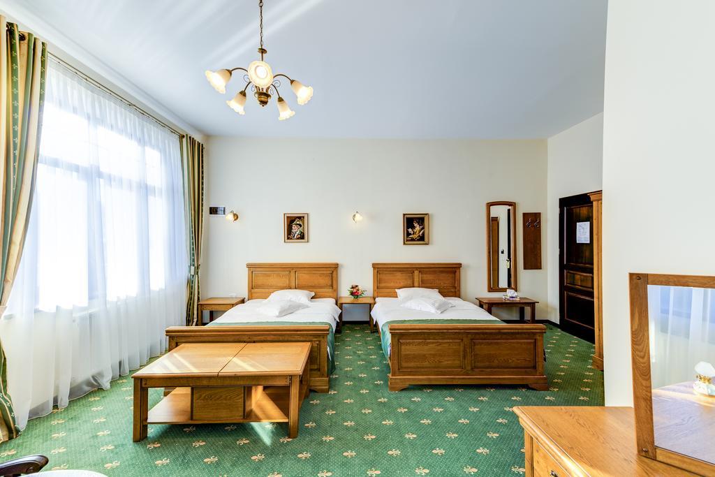Hotel Karlhof à Sebeş Extérieur photo