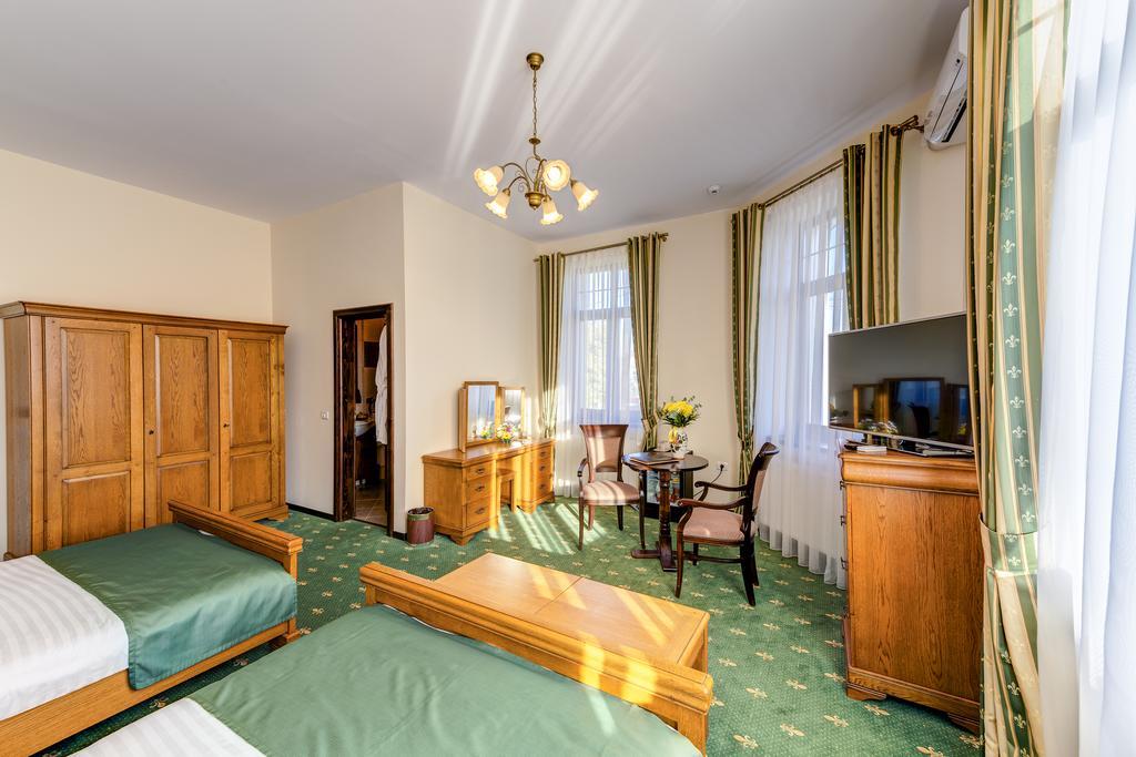 Hotel Karlhof à Sebeş Extérieur photo
