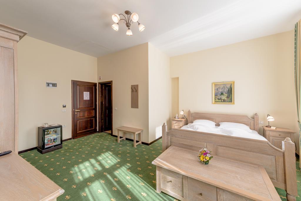 Hotel Karlhof à Sebeş Extérieur photo