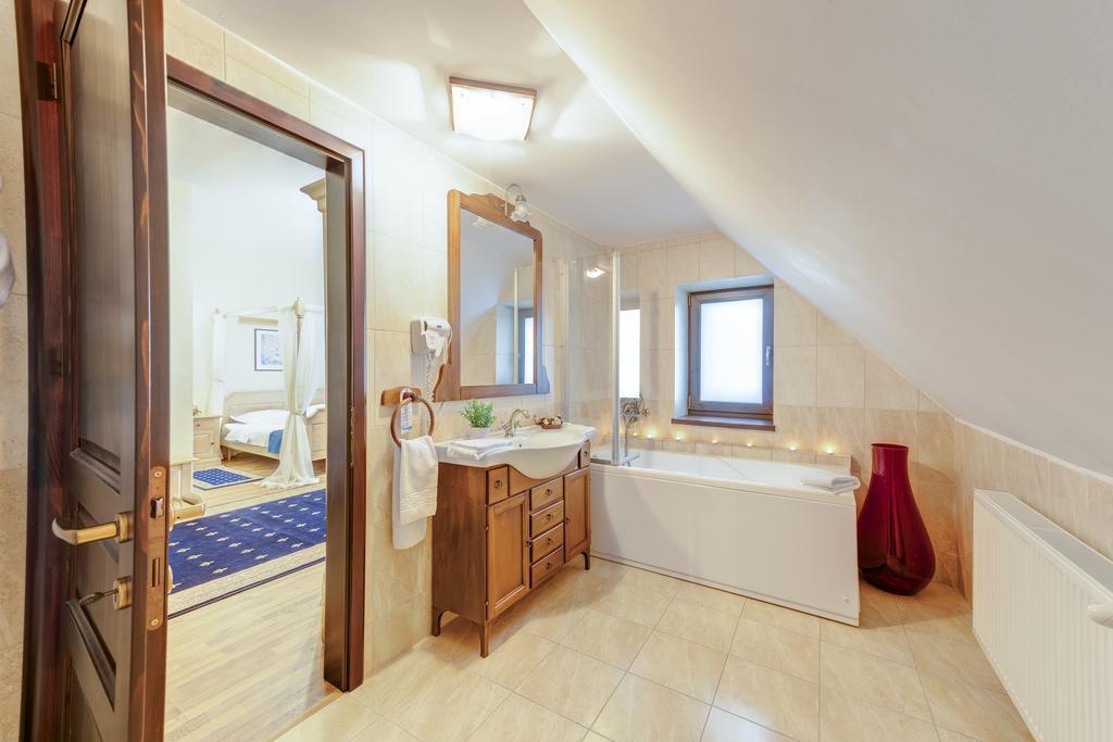Hotel Karlhof à Sebeş Extérieur photo